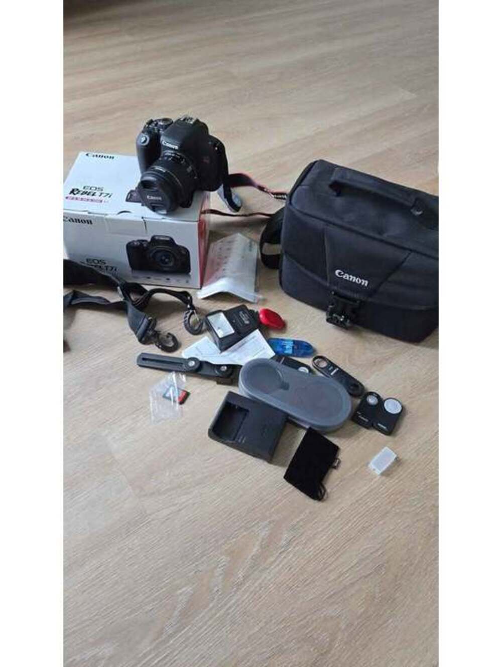 Canon Eos T7i Camera with Accesories